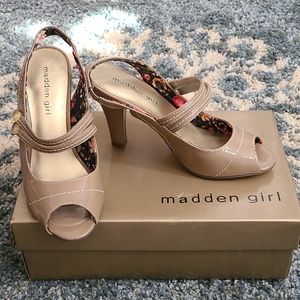 Size 6 Tan/taupe patent leather open toe Madden Girl heel. Nemmo style.